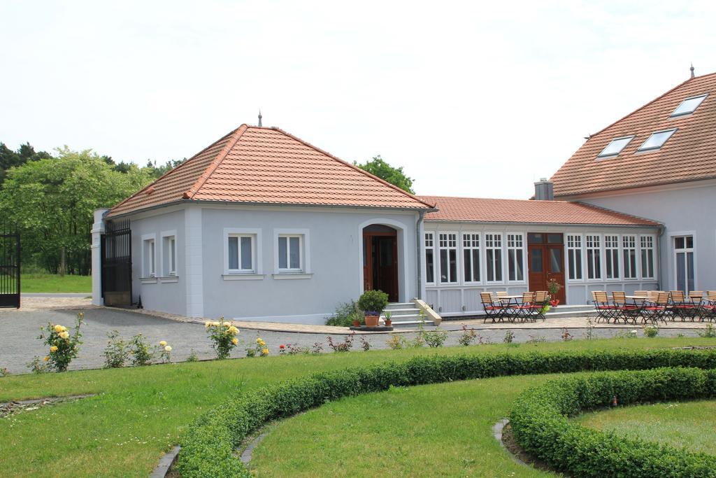 Gutshof Sagritz Hotel Golssen ภายนอก รูปภาพ